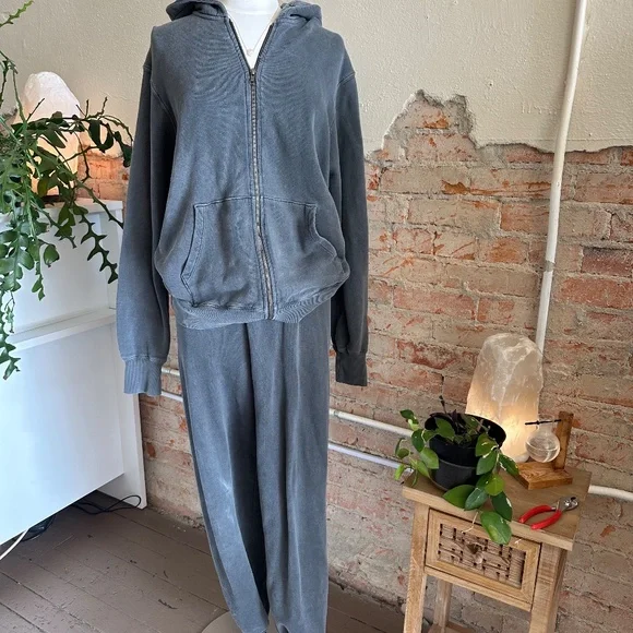 Joah Brown Oversized Jogger (XS/SM) and zip hoodie (OS)-Washed Black - Picture 10 of 13